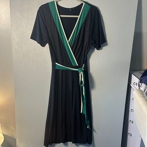 Tiana B. Black and Green Short Sleeve Faux Wrap Midi Dress